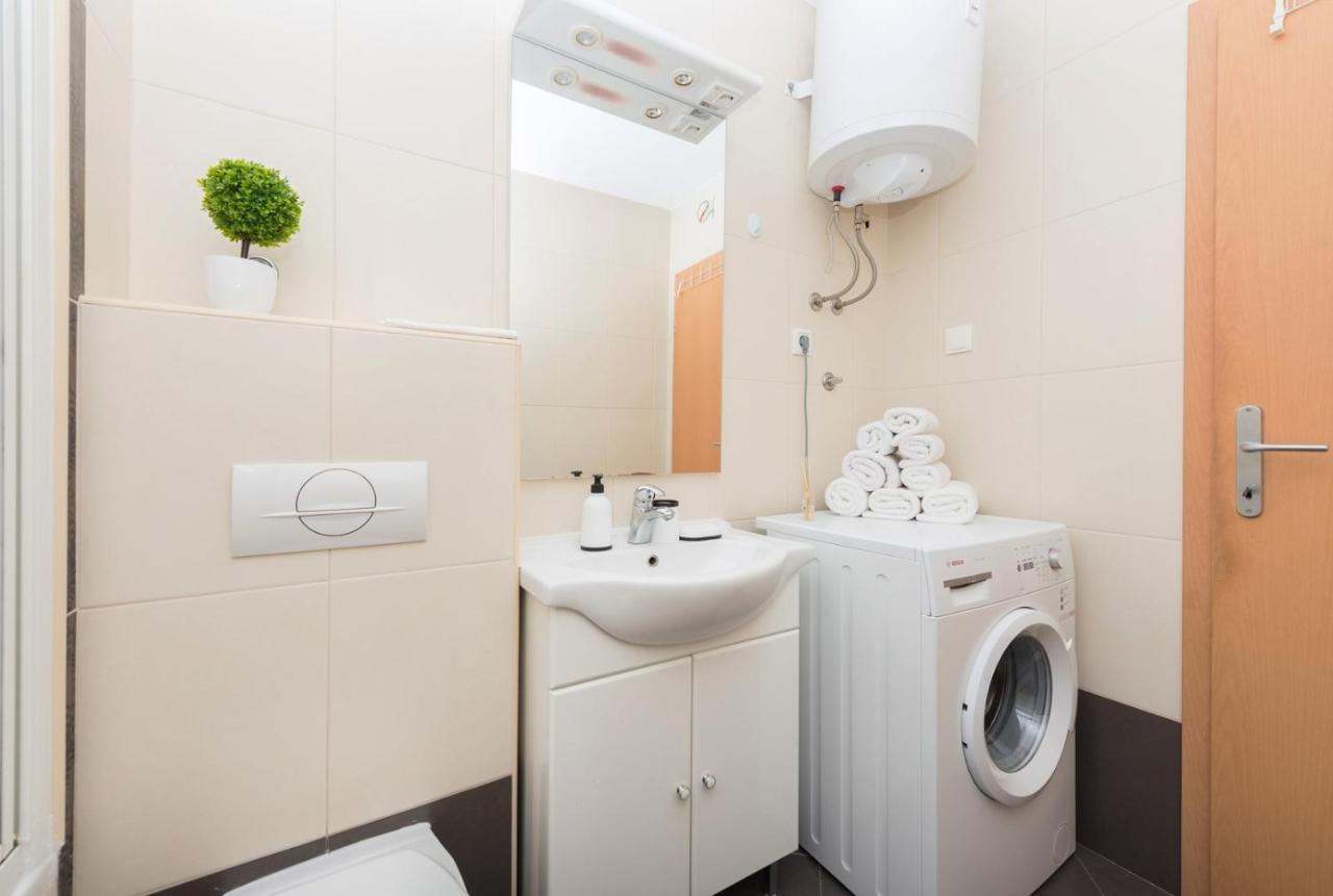 Apartment Sea View In Makarska, Free Parking Ngoại thất bức ảnh