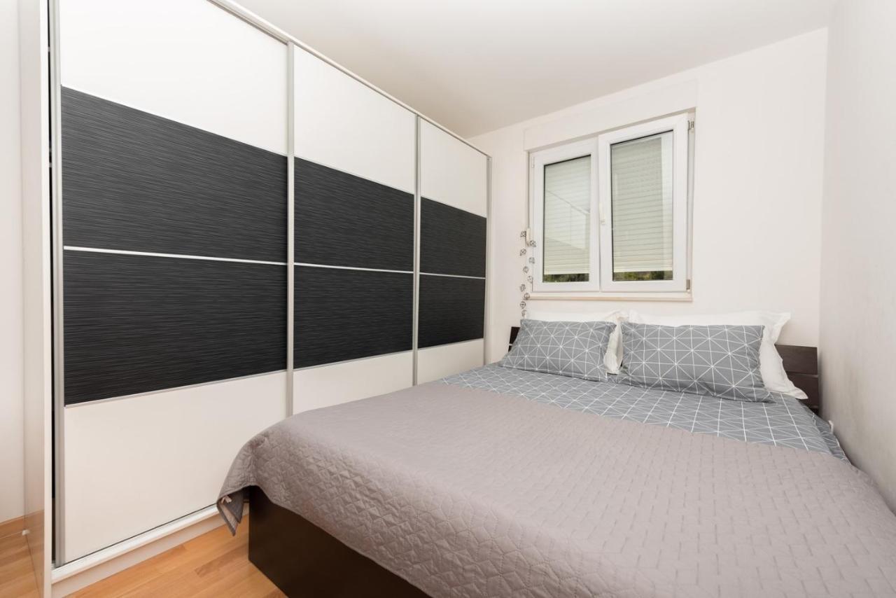 Apartment Sea View In Makarska, Free Parking Ngoại thất bức ảnh
