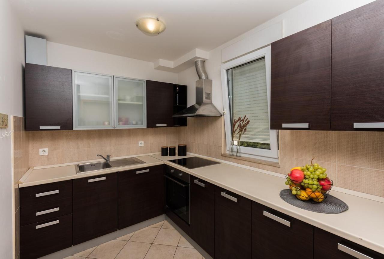 Apartment Sea View In Makarska, Free Parking Ngoại thất bức ảnh